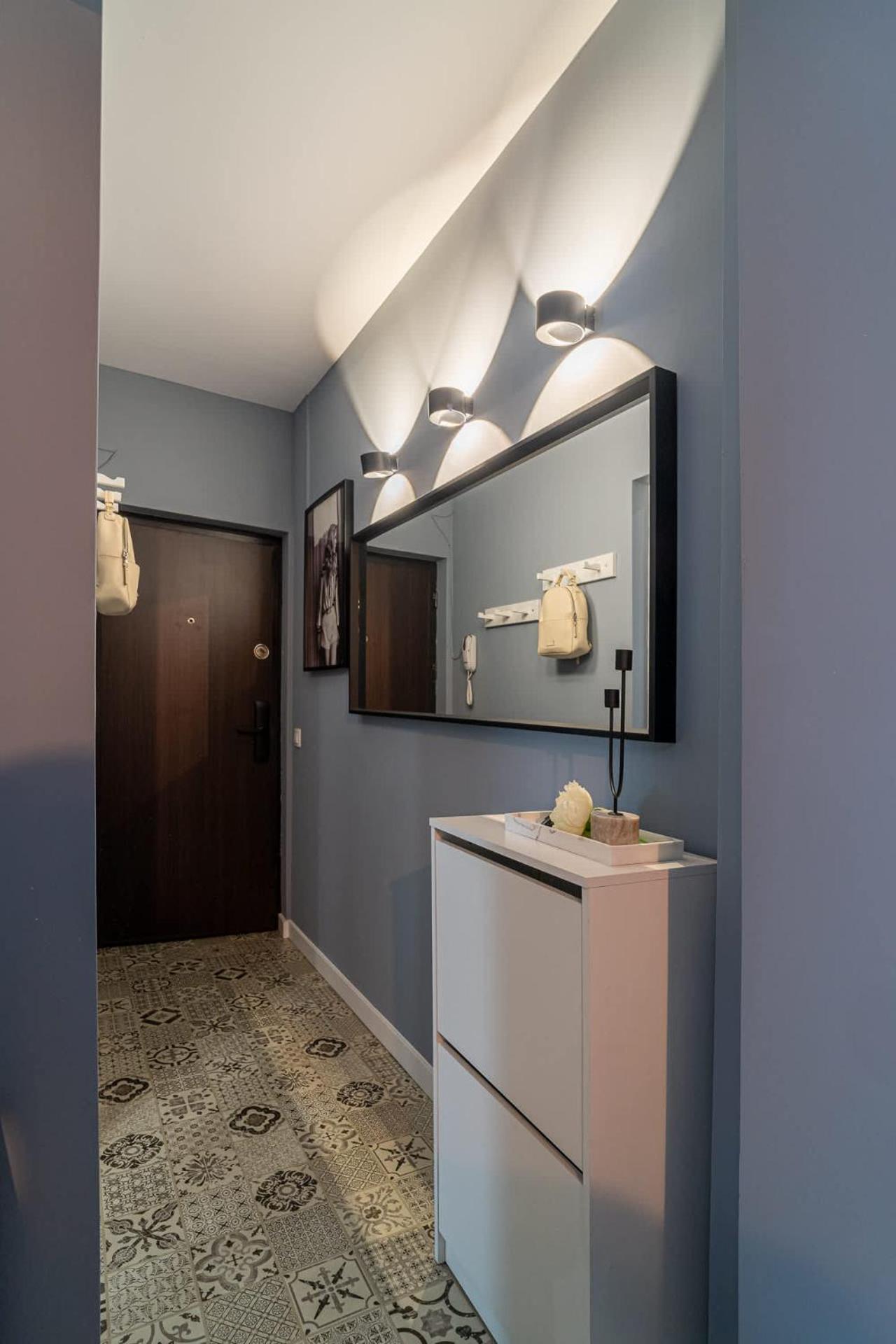 Chic Black & White 2Br Retreat On Dambovitei 부쿠레슈티 외부 사진