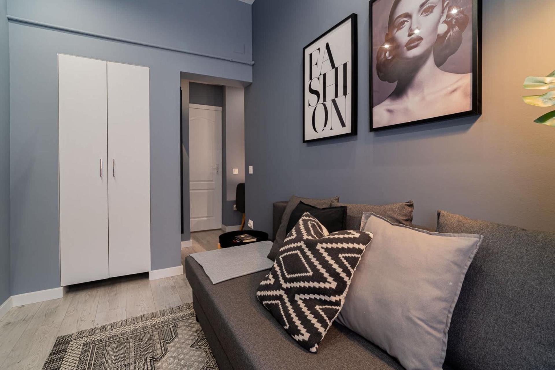 Chic Black & White 2Br Retreat On Dambovitei 부쿠레슈티 외부 사진