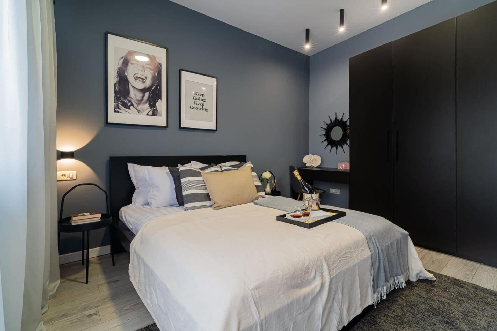 Chic Black & White 2Br Retreat On Dambovitei 부쿠레슈티 외부 사진